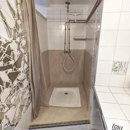 Lumineux Duplex Dans L'ecusson Nimois - Atypique Wifi Hyper Centre Lägenhet